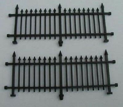 156-5 Lionel Replacement 2 Section Fence For #156 Station, 2 Pcs.